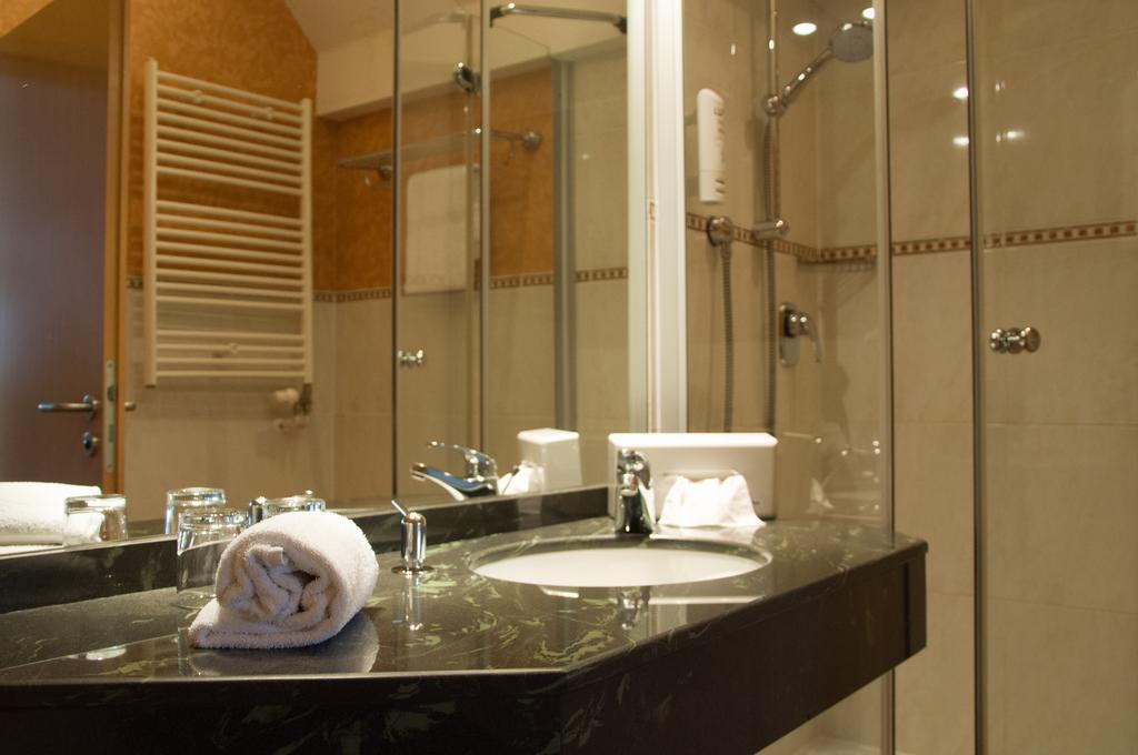 Domizil Alte Post Hotel Puttlingen Bilik gambar