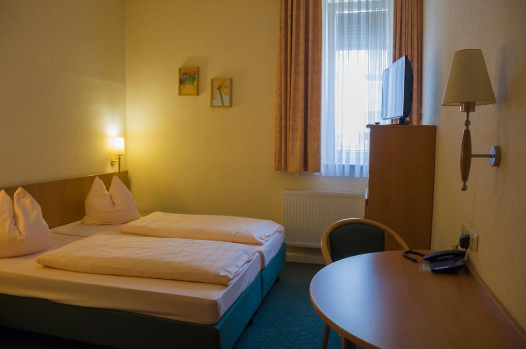 Domizil Alte Post Hotel Puttlingen Luaran gambar