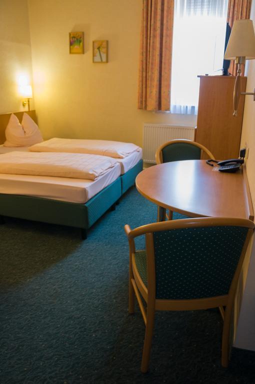 Domizil Alte Post Hotel Puttlingen Luaran gambar